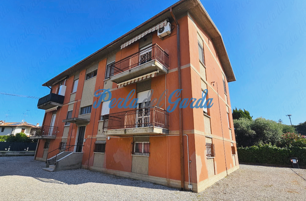 VENDUTO. 474. Castelnuovo d/G. Quadrilocale con taverna e garage